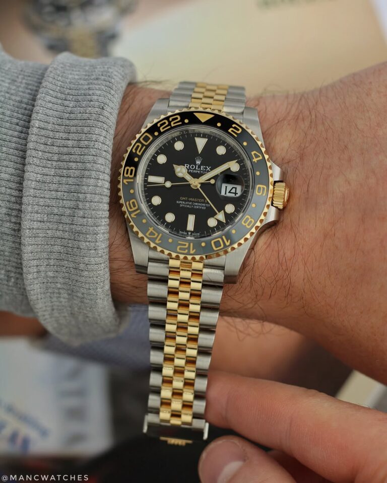Sundays best on the wrist today! Featuring the Rolex GMT Master 2 😎 this piece definitely chang