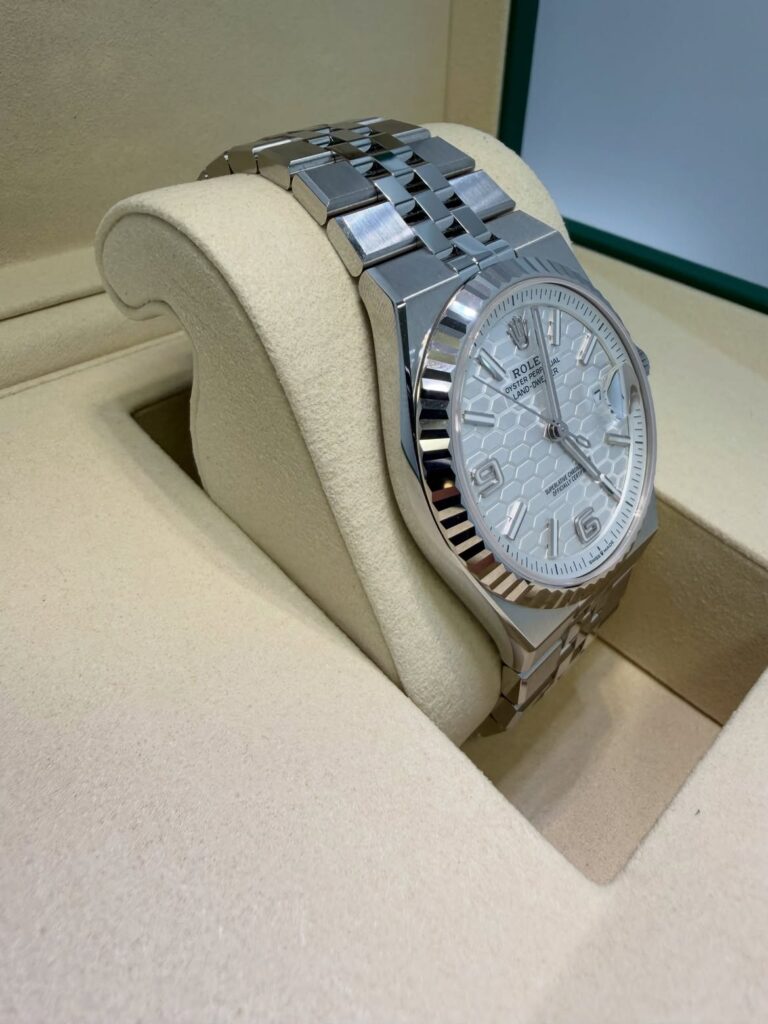 Available Now! 2026 Land Dweller 127334. DM or 📱 for details #dialsocietywatches #127334 #luxu (1)